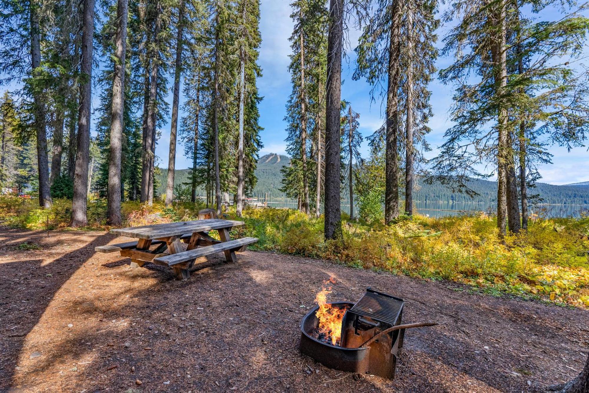 Shelter Cove Resort & Marina Odell Lake エクステリア 写真
